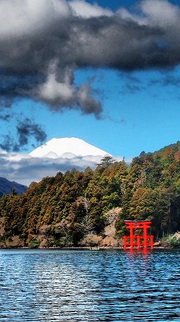 箱根神社鳥居と積雪の富士 iPhone8/Android待受け、縦横比19×6